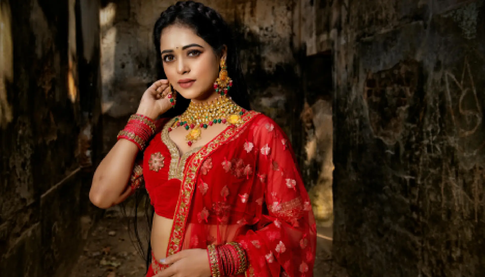 Top Saree Trends For 2025: What's New in Saree Fashion
