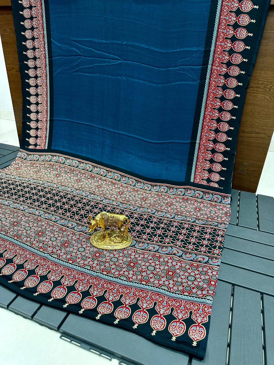 Ajarkh pallu print saree